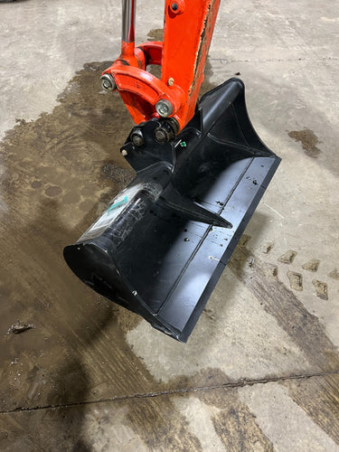 Mini Excavator 2 Ton - Kubota U17 - ~7 foot digging depth