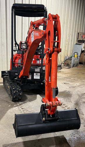 Mini Excavator 2 Ton - Kubota U17 - ~7 foot digging depth