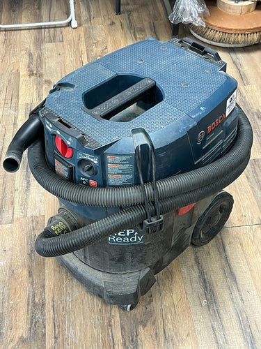 Shop Vacuum - 9 GAL with Auto Clean