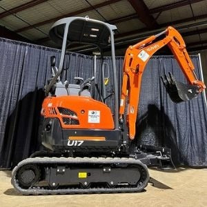 Mini Excavator 2 Ton - Kubota U17 - ~7 foot digging depth