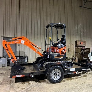 Mini Excavator 2 Ton - Kubota U17 - ~7 foot digging depth